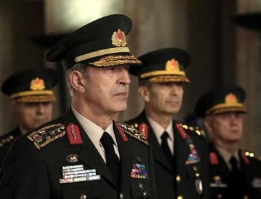 Ετοιμάζεται για περιπέτειες στο Αιγαίο ο Ρ.Τ.Ερντογάν: Διόρισε υπουργό Άμυνας τον «σκληρό» Αρχηγό ΓΕΕΘΑ Χ.Ακάρ